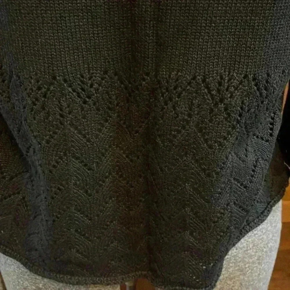 Crystal Kobe women’s extra large holiday sweater. - Picture 6 of 8